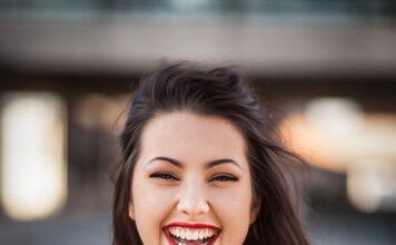 Golf z wiązaniem na plecach