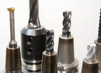 Jak chłodzić wiertło do betonu? Jak chłodzić wiertło do betonu?