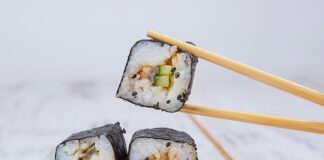Czy w Japonii jedzą pałeczkami?