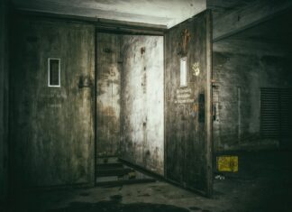 Jak wywiercić otwór w twardej płytce? Jak wywiercić otwór w twardej płytce?