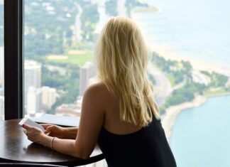 Co na pustą ścianę w salonie? Co na pustą ścianę w salonie?